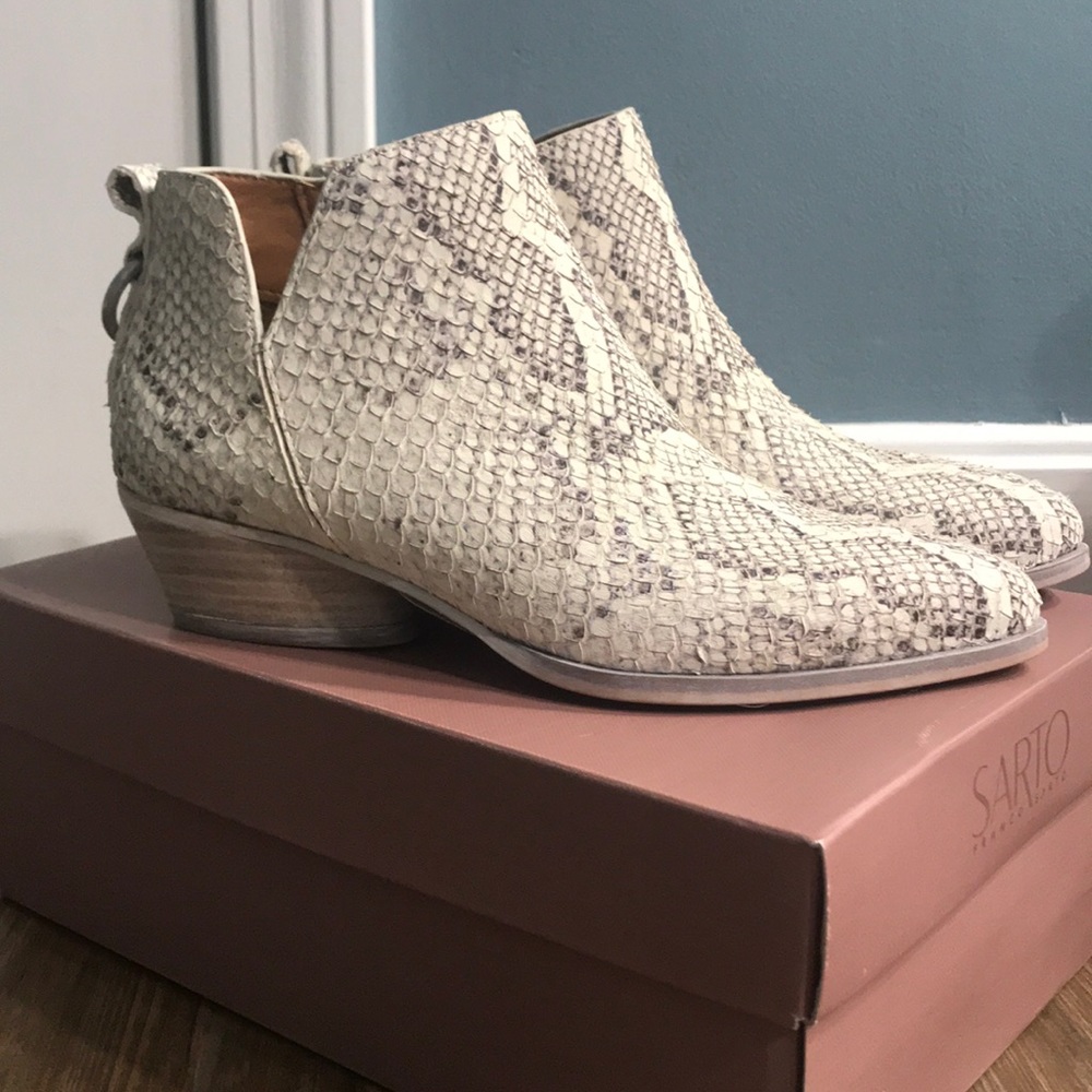 New In Box Franco Sarto Snakeskin Ankle Bootie
